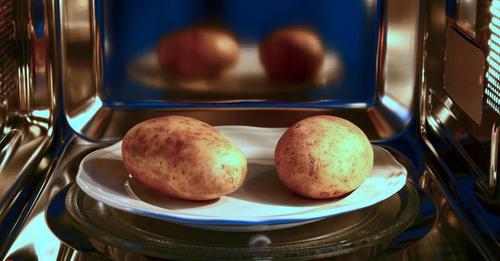Potatoes to be cooked in the microwave absorb the plastic components of the packaging